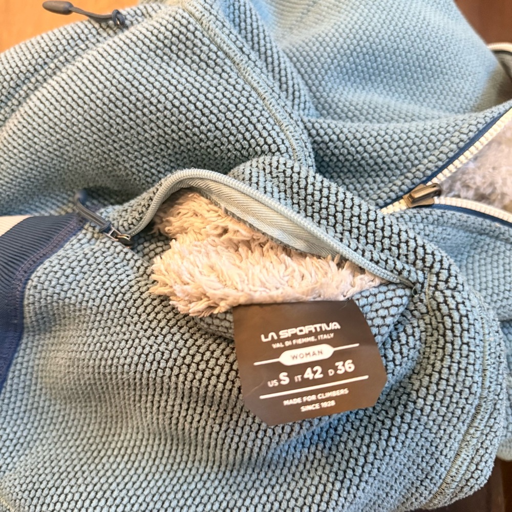 La Sportiva  Ayona Hoodie S Sherpa Fleece Jacket Reversible Teal Blue Climbers - Picture 7 of 15